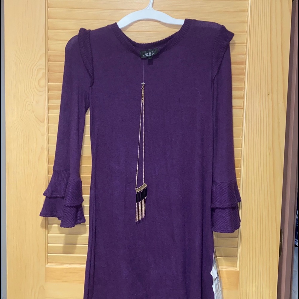 Jumper Dress with matching necklace